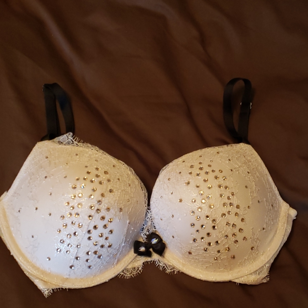 VS Swarovski Crystal Push-up